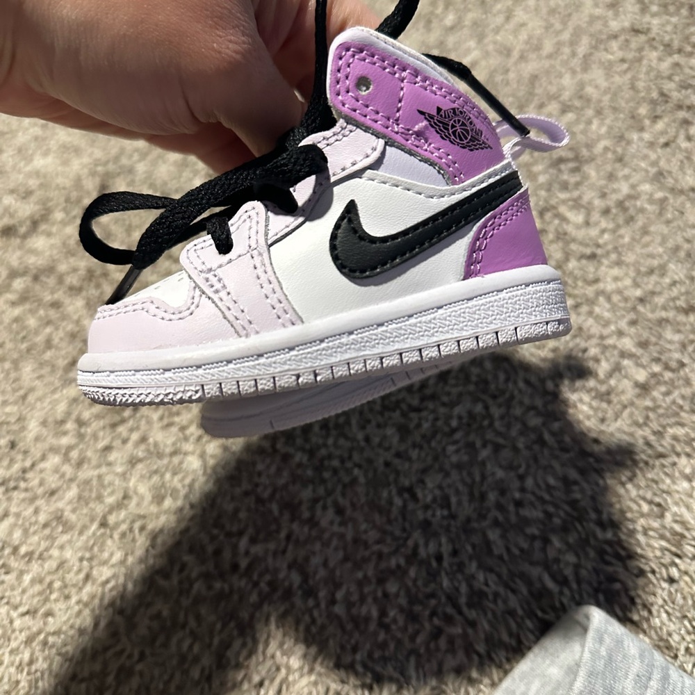 Nike Infant High-Top Sneakers - Picture 4 of 6